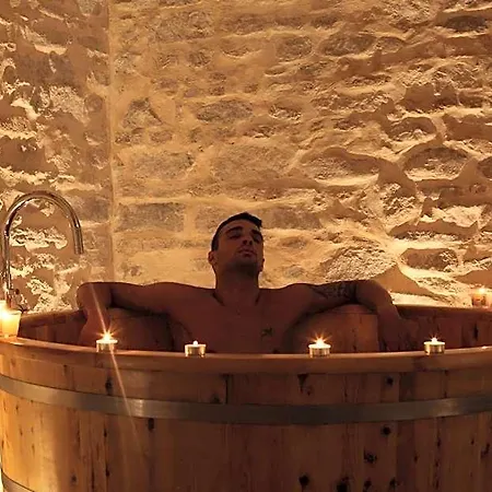 Relais Del Borgo & 4 Stelle Otel