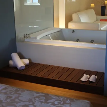 Otel Relais Del Borgo & 4 Stelle Staffolo