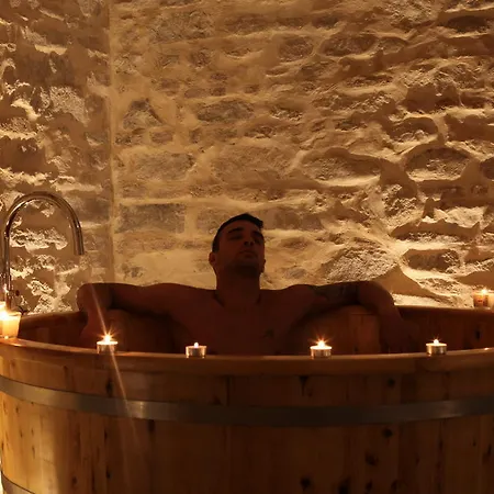 מלון Relais Del Borgo & 4 Stelle Staffolo